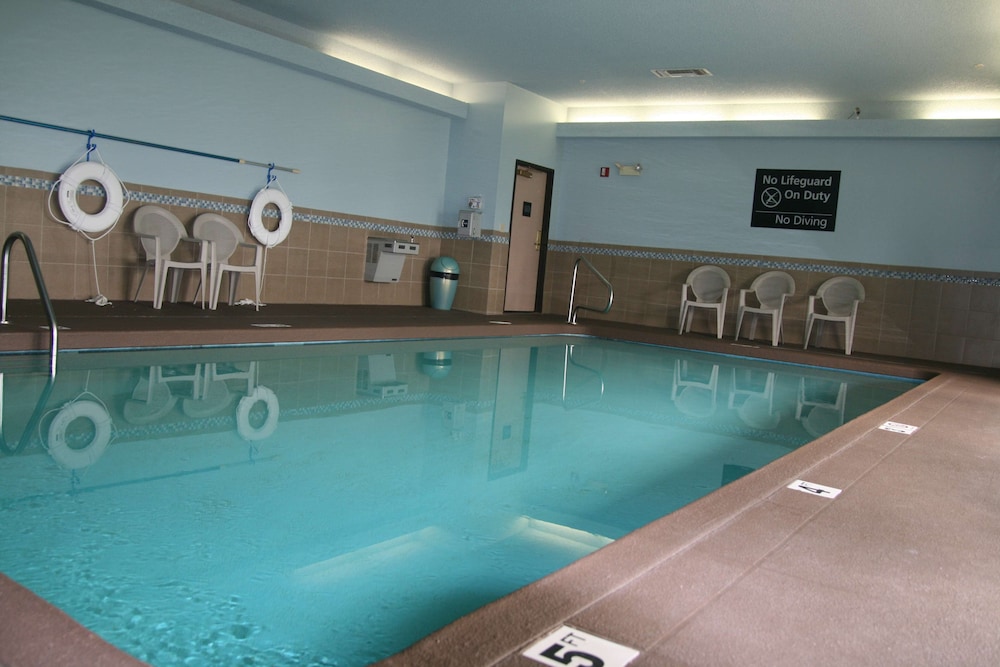 Hampton Inn Olathe - photo 31