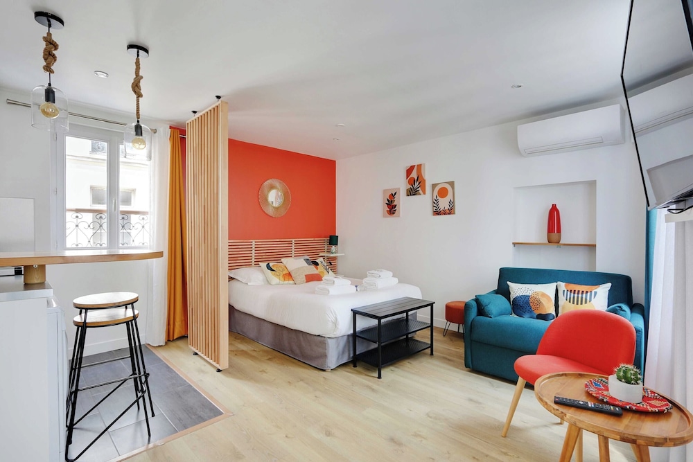 Stunning Studio for 2 People Sentier - last minute hotel in Paris