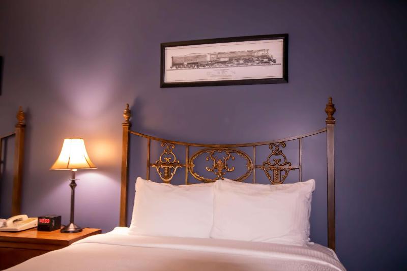 Depot Inn and Suites - photo 38