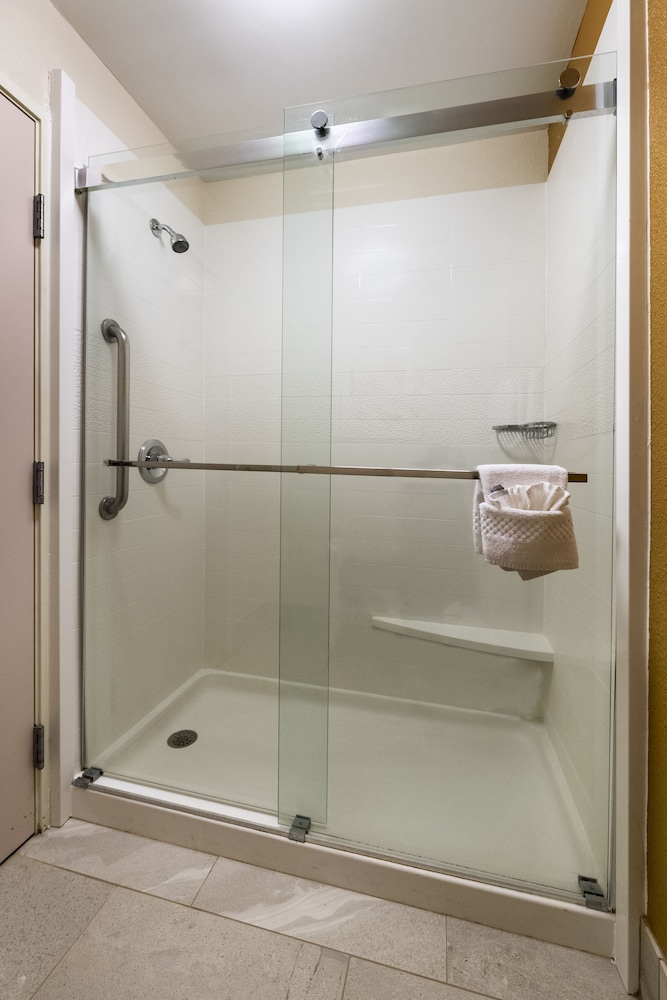 Fairfield Inn & Suites by Marriott St Petersburg Clearwater - photo 6