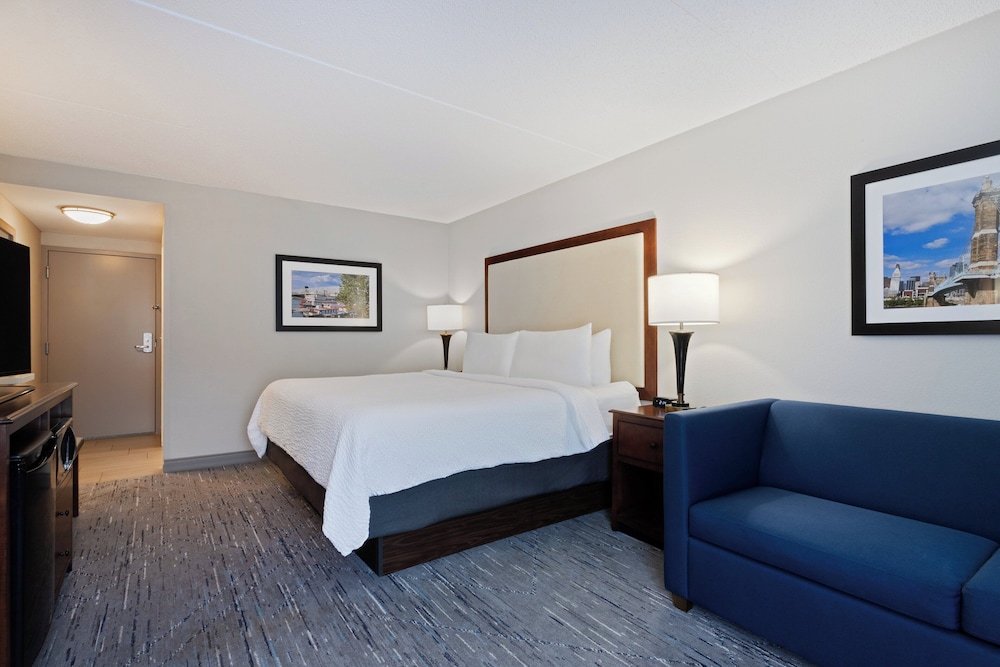 Holiday Inn Express & Suites Cincinnati Riverfront by IHG - photo 14