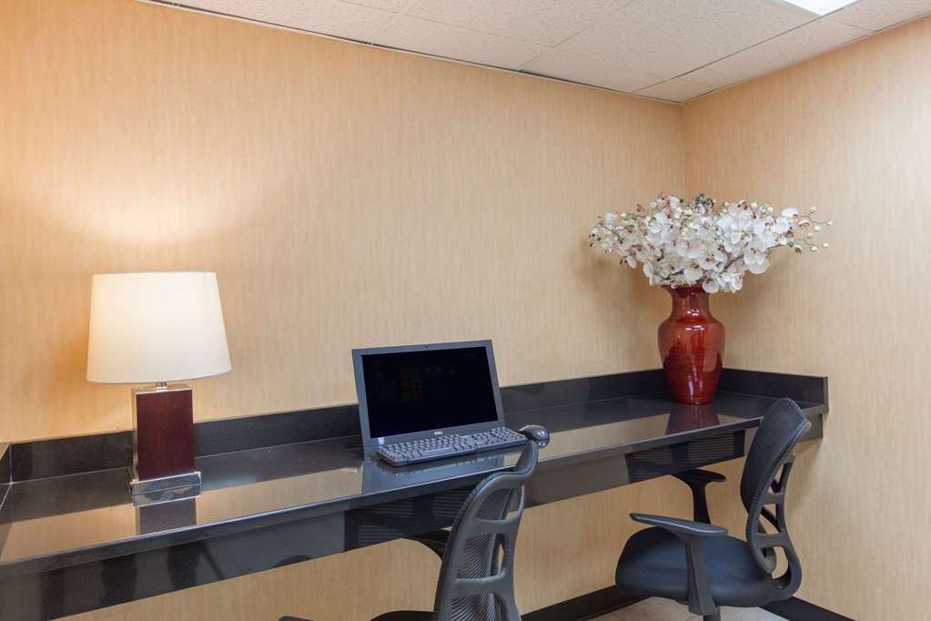 Baymont by Wyndham Bartonsville Poconos - photo 16
