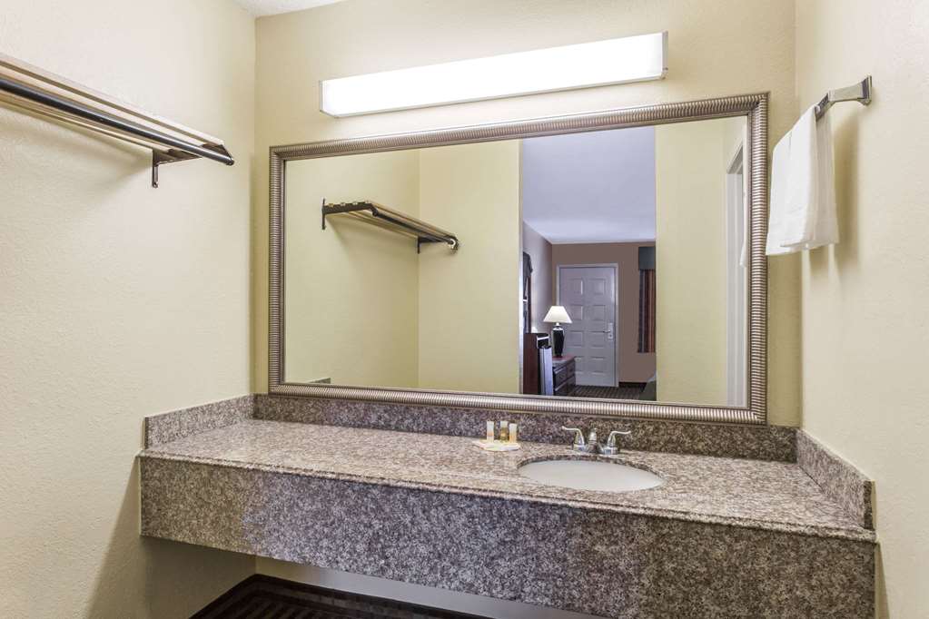 Days Inn by Wyndham Orange - photo 10
