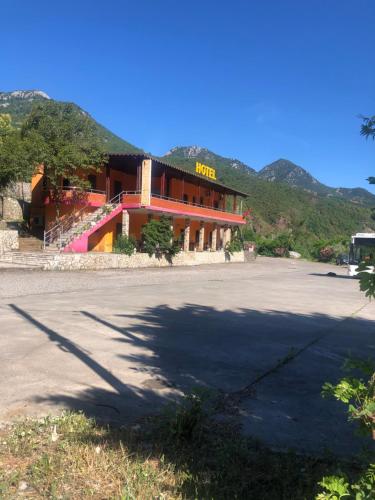 Hotel Xhej — hotel in Rubik