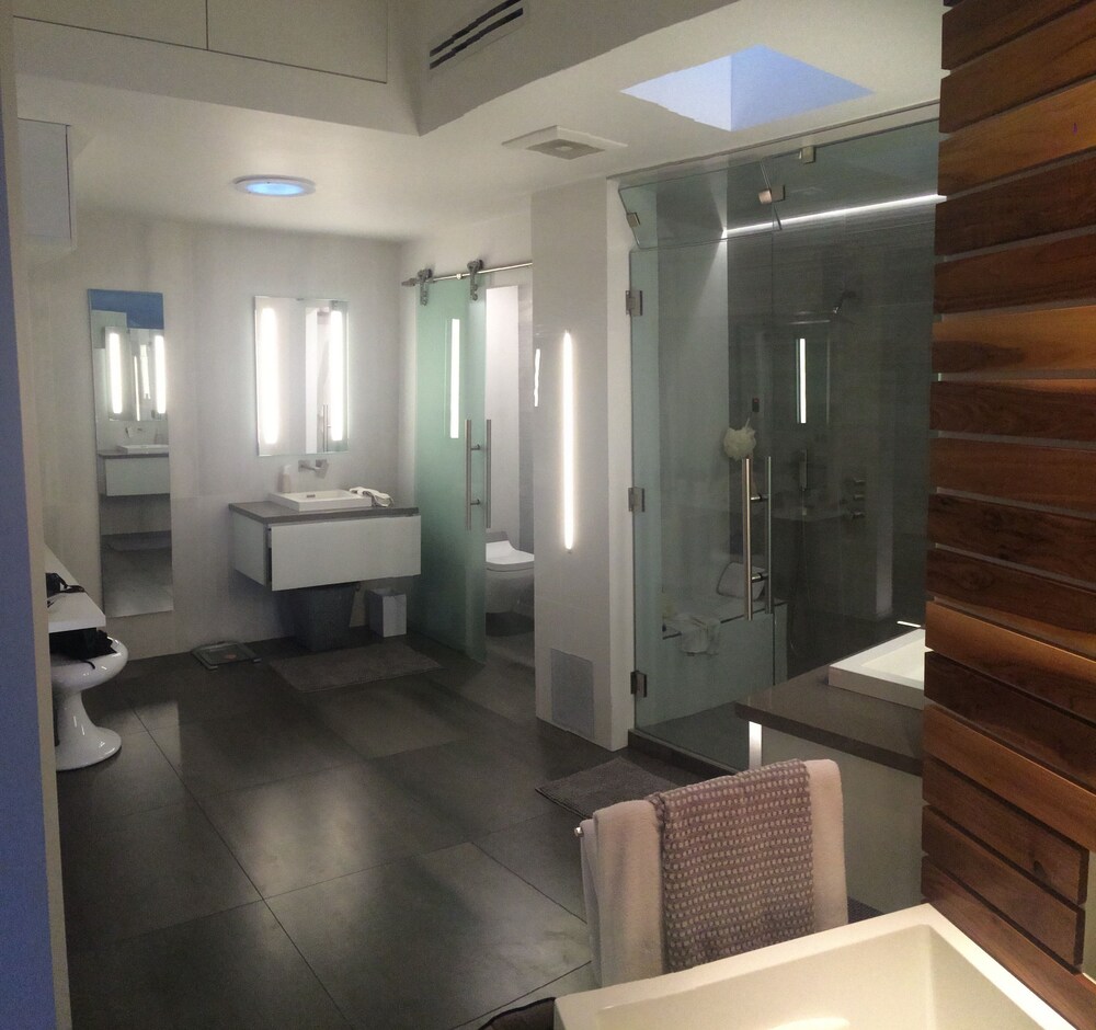 Modern Del Mar Beach Home - photo 10