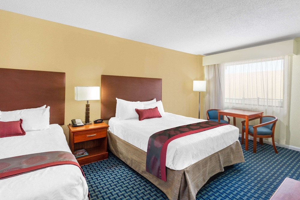 Ramada by Wyndham Virginia Beach - photo 8
