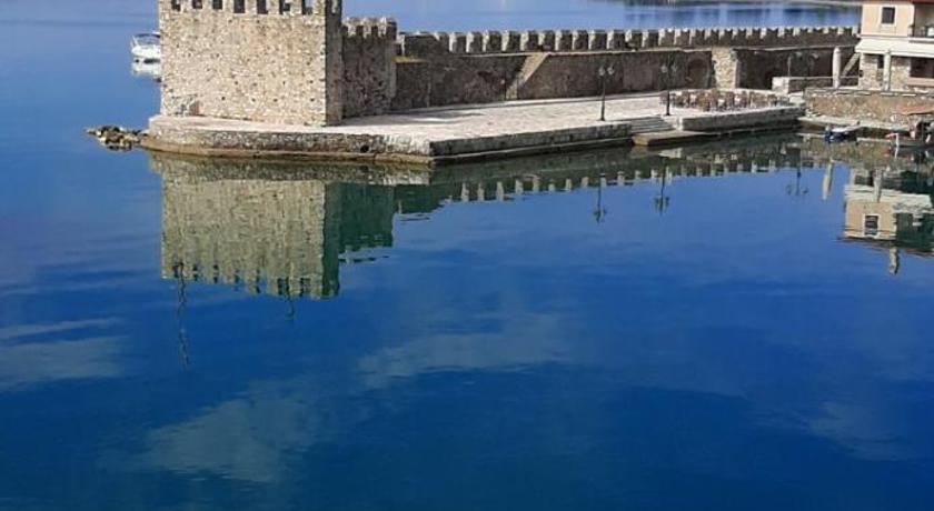 Dr. J. Spon Apartment — 4-Star Luxury Hotel in Nafpaktos, Greece
