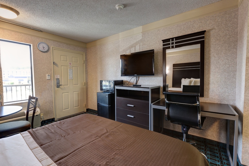 Deluxe Inn Fayetteville I 95 Exit 49 - photo 16