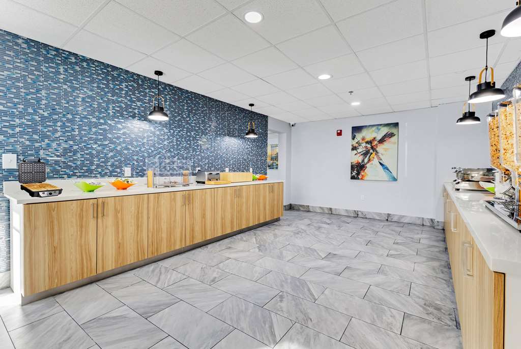 La Quinta Inn & Suites by Wyndham Jacksonville Mandarin - photo 20