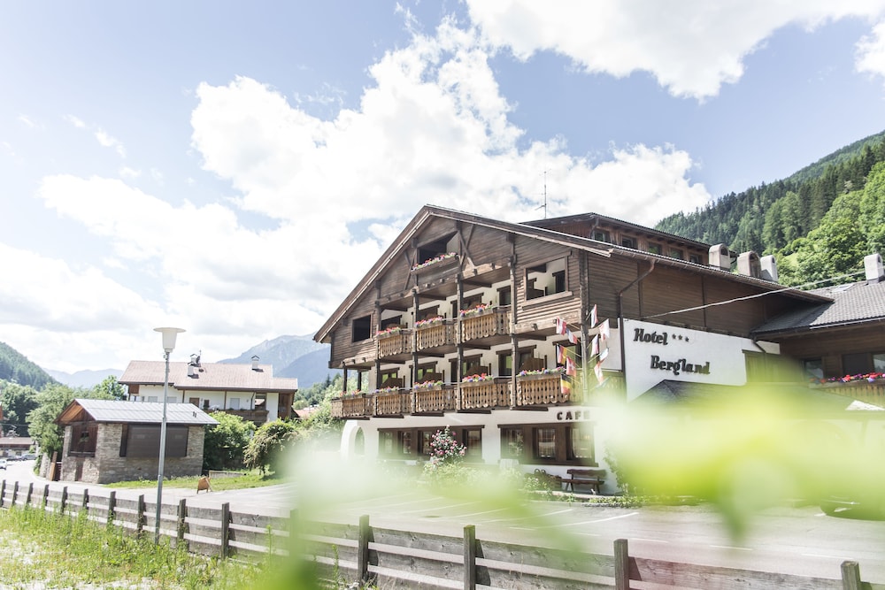 Hotel Bergland — hotel in Cadipietra