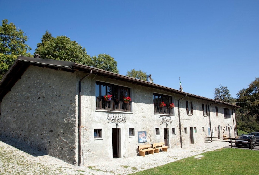 Rifugio Alpetto Di Torno 4626332 — Sormano