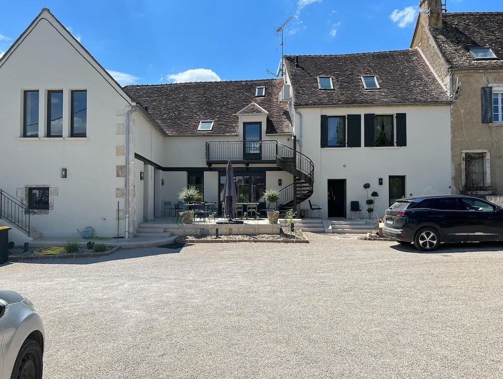 Les Appartements du Domaine Gueguen in Chablis, France