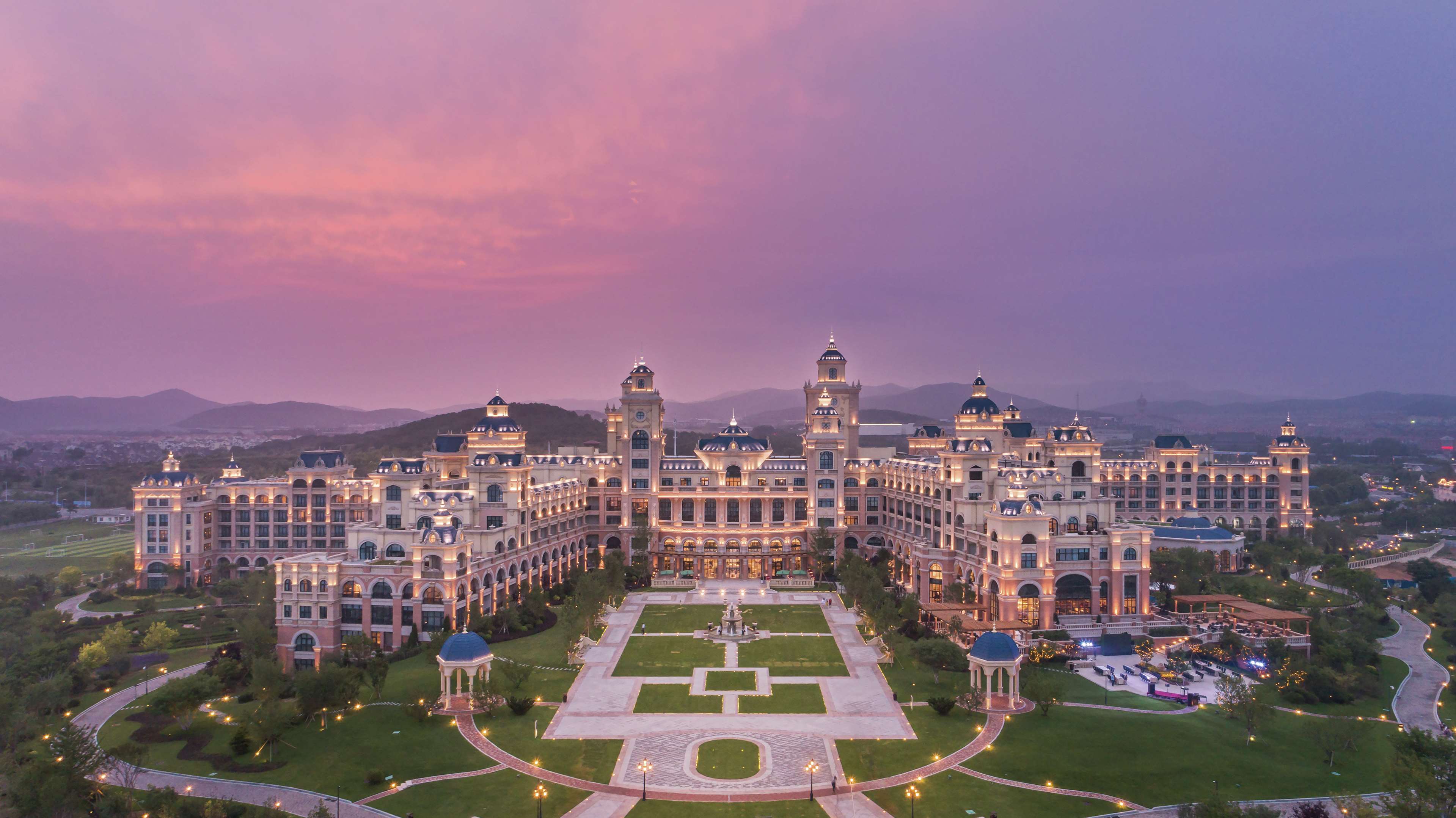 Hilton Dalian Golden Pebble Beach Resort — 4-Star Luxury Hotel in Dalian, People's Republic of China