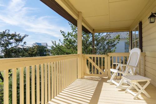 Pelican Palace by Oak Island Accommodations - photo 13