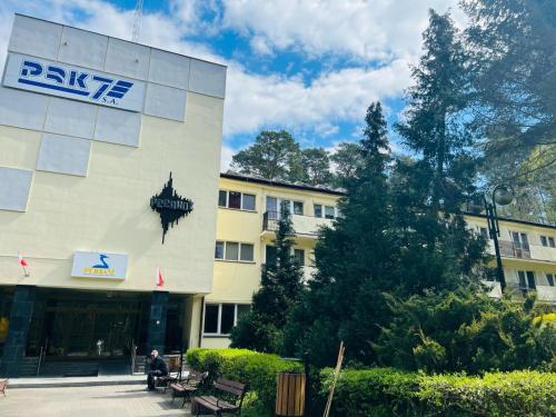 Ośrodek Wypoczynkowo Szkoleniowy Perkoz in Krynica Morska, Poland