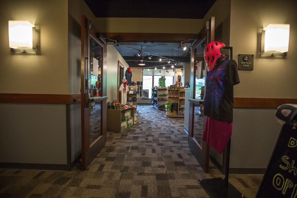 Burke Mountain Hotel - photo 31