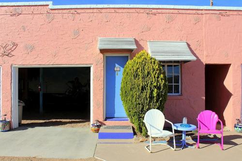 Blue Swallow Motel - photo 2