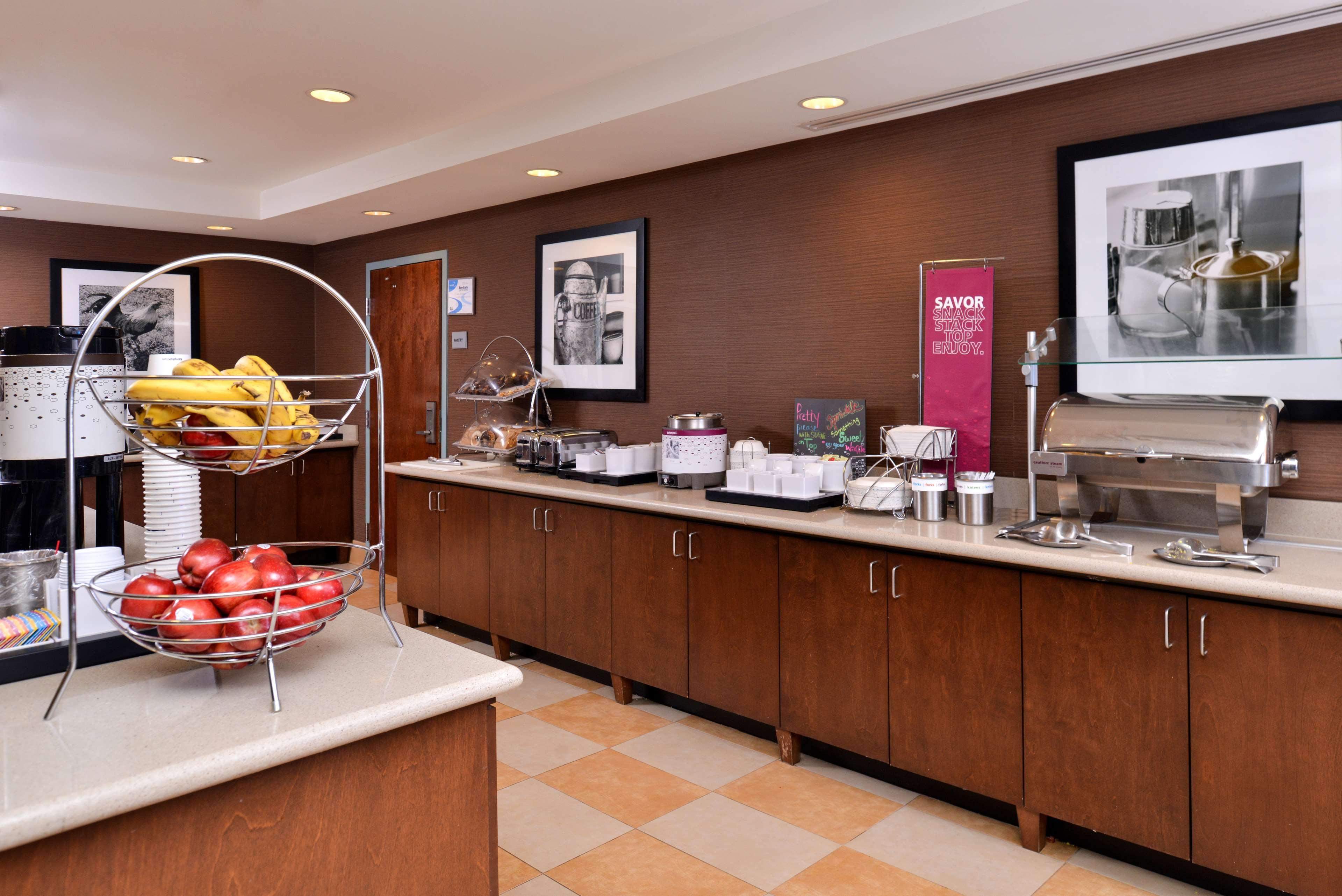 Hampton Inn & Suites Fort Belvoir Alexandria South - photo 16