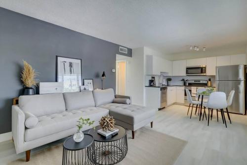 2BR Coastal Getaway — 4-Star Luxury Hotel in Fort Lauderdale, United States