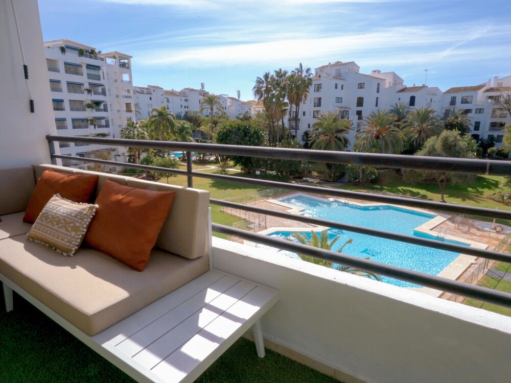 VACATION MARBELLA I Central Puerto Banus Apt 24 7 Security a minute from the Marina The Sea and Luxury Shopping — 4-Star Luxury Hotel in Marbella, Spain