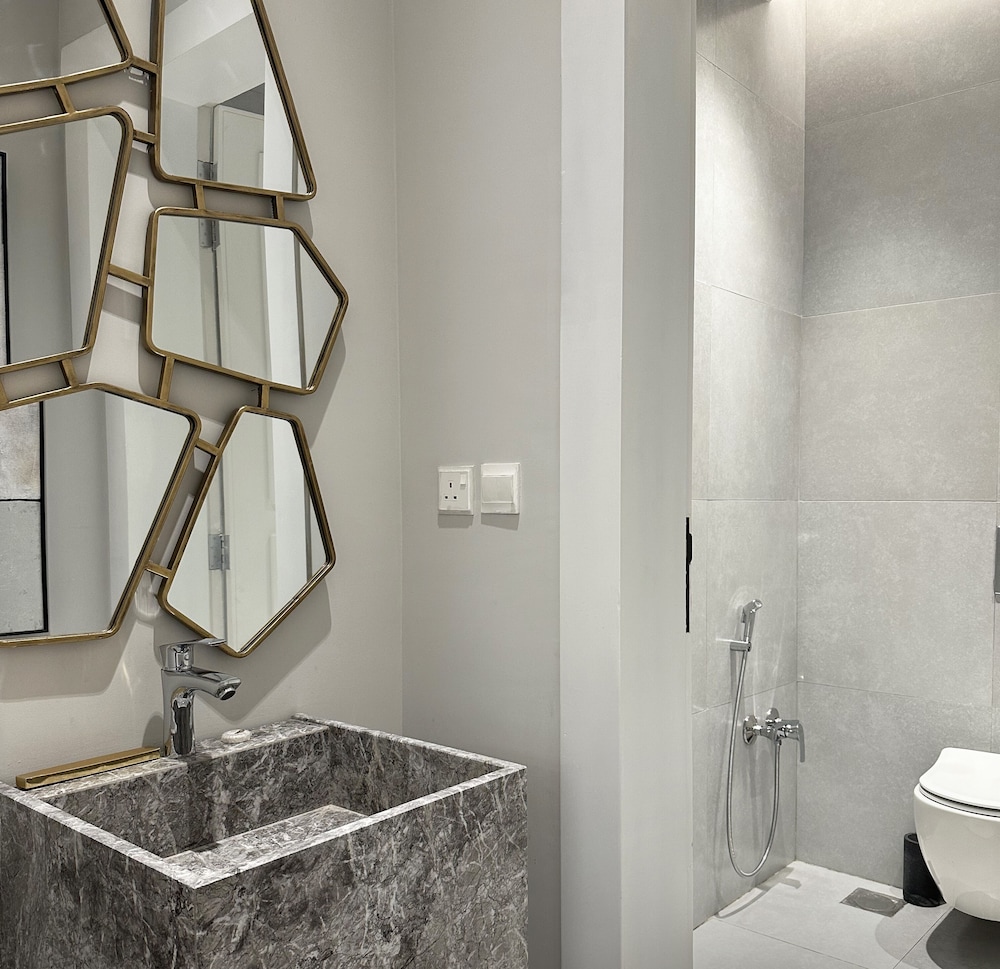 Kease Ar Rabi J 1 Royal touch GX69 — 4-Star Luxury Hotel in Riyadh, Saudi Arabia