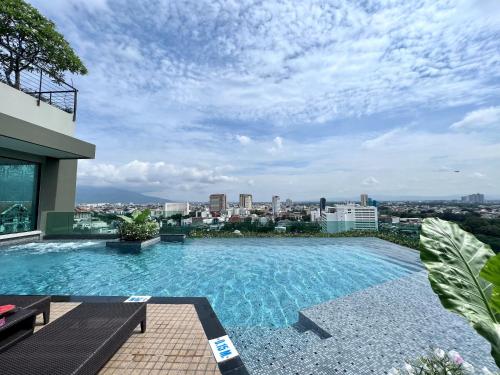 Luxury 2 Bedroom Condo with Pool — 4-Star Luxury Hotel in Chiang Mai, Thailand