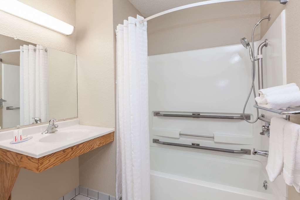 Super 8 by Wyndham Dunbar Charleston Area - photo 10