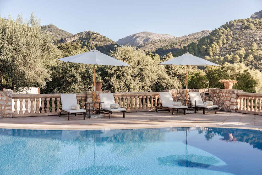 Ca'n Beneït - carbon neutral hotel in Selva