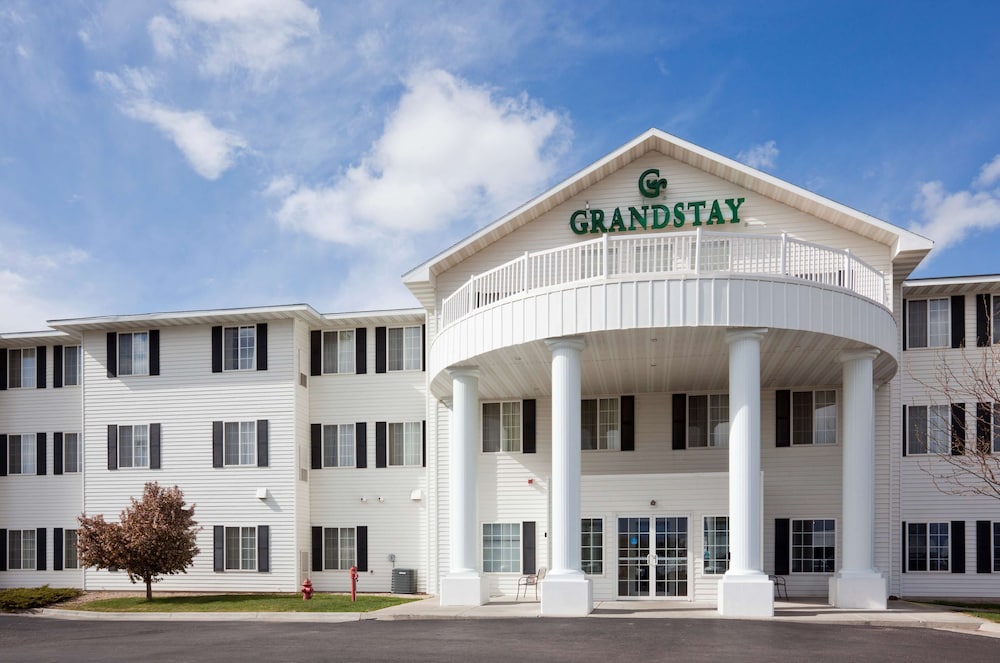 GrandStay Residential Suites Rapid City - photo 2