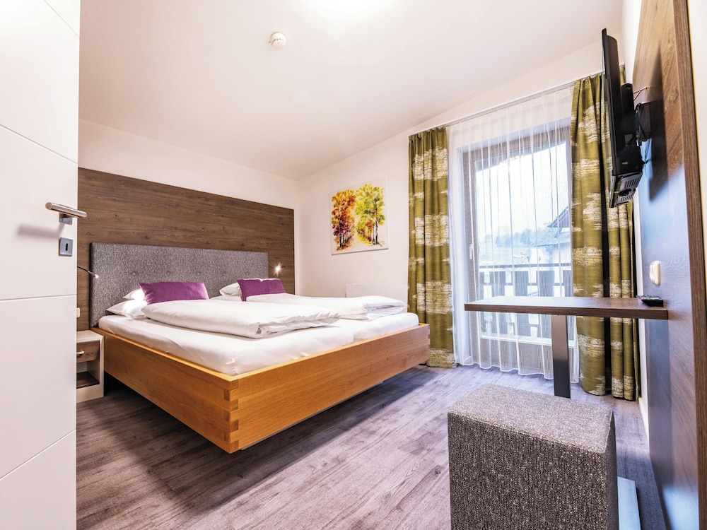 VitalZeit Hotel Weber — Bad Schoenau — photo 4