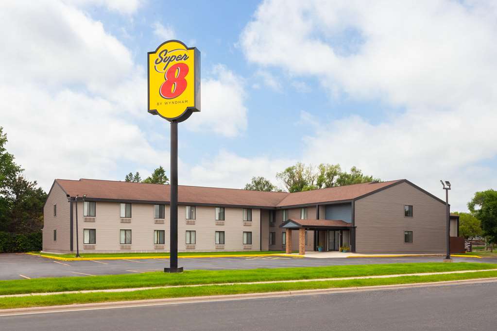 Super 8 by Wyndham Sun Prairie Madison E - photo 6