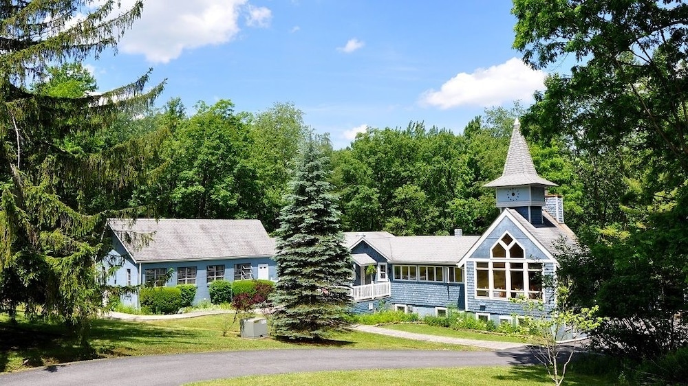 Carmel Cove Inn at Deep Creek Lake - photo 8