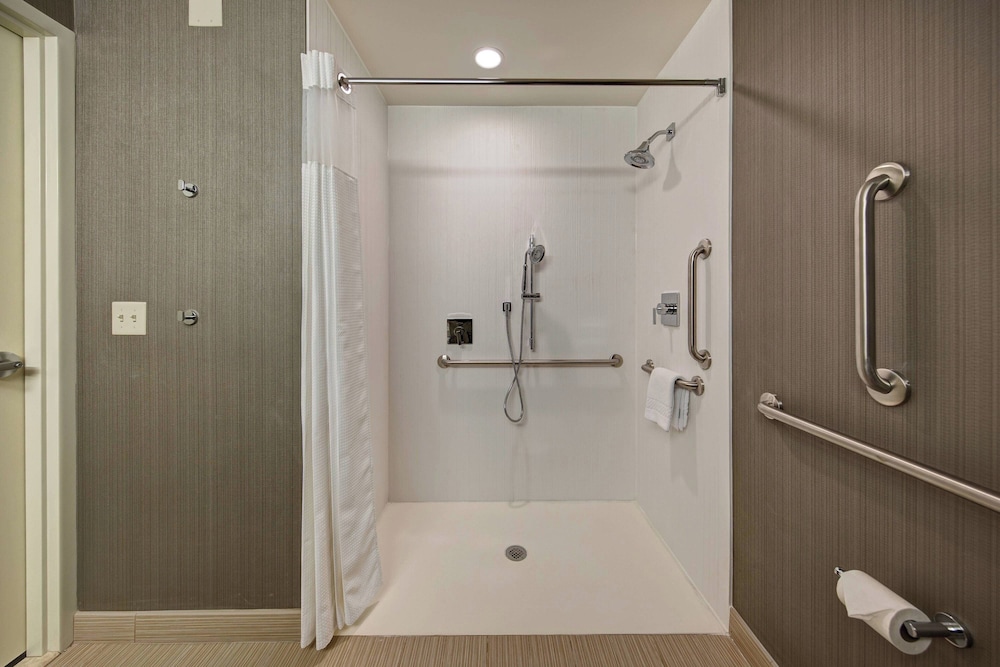 Courtyard by Marriott Kansas City Downtown Convention Center - photo 12