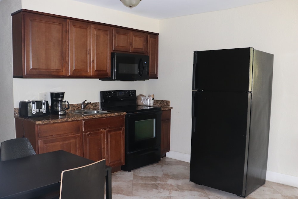Curtis Inn & Suites - photo 19