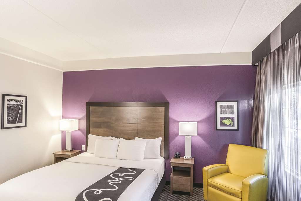 La Quinta Inn & Suites by Wyndham Flagstaff - photo 21