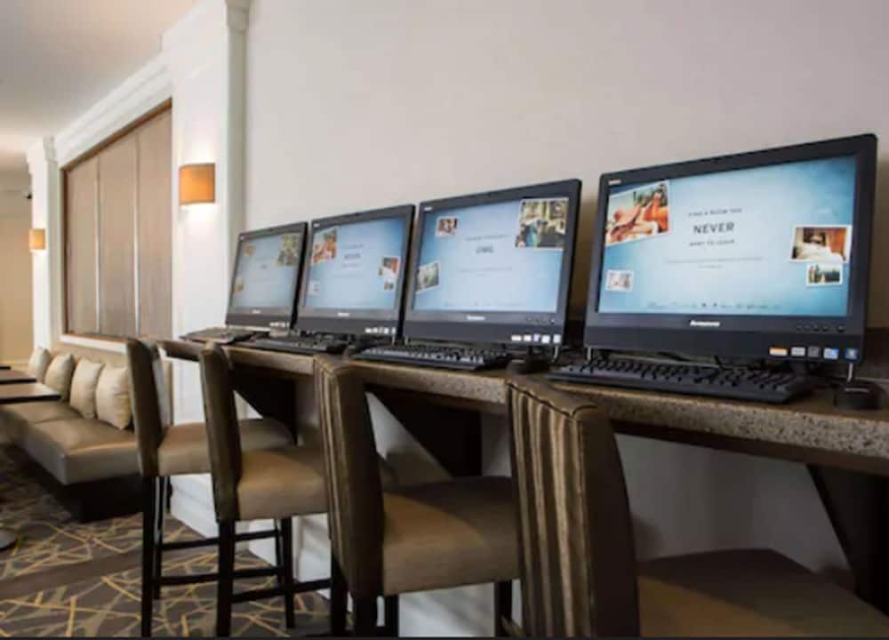 Hampton Inn by Hilton Hallandale Beach Aventura - photo 24