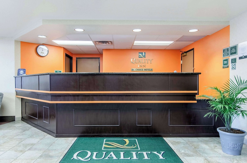 Quality Inn Junction City Near Fort Riley - photo 3