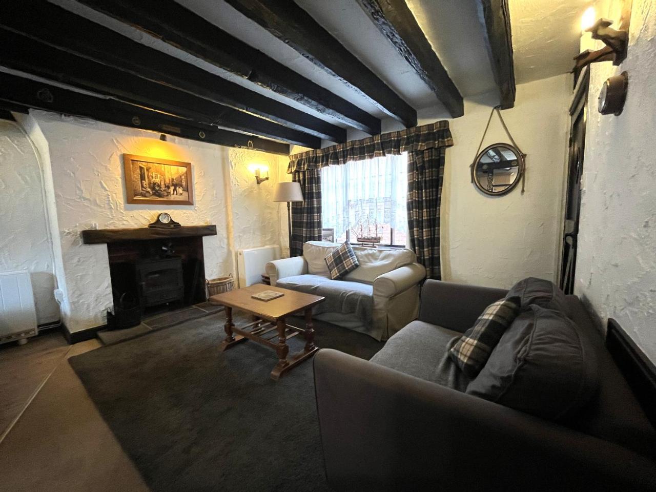 Entire 2 Bedroom Cottage in Whitby