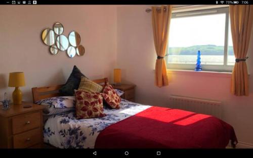 Dundee City Waterfront 2 Bedroom 2 Bathroom Apartment Parking and WIFI short walk to V and A Bus & Train Stations — 4-Star Luxury Hotel in Dundee, United Kingdom