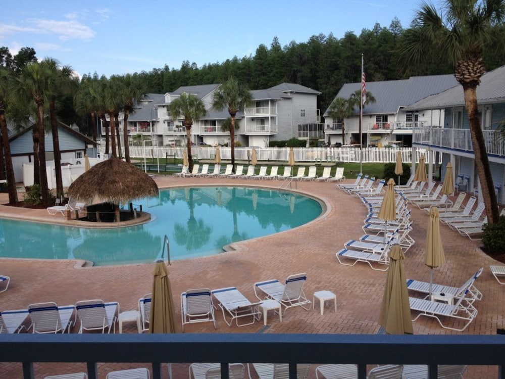 Paradise Lakes Resort — hotel in Lutz