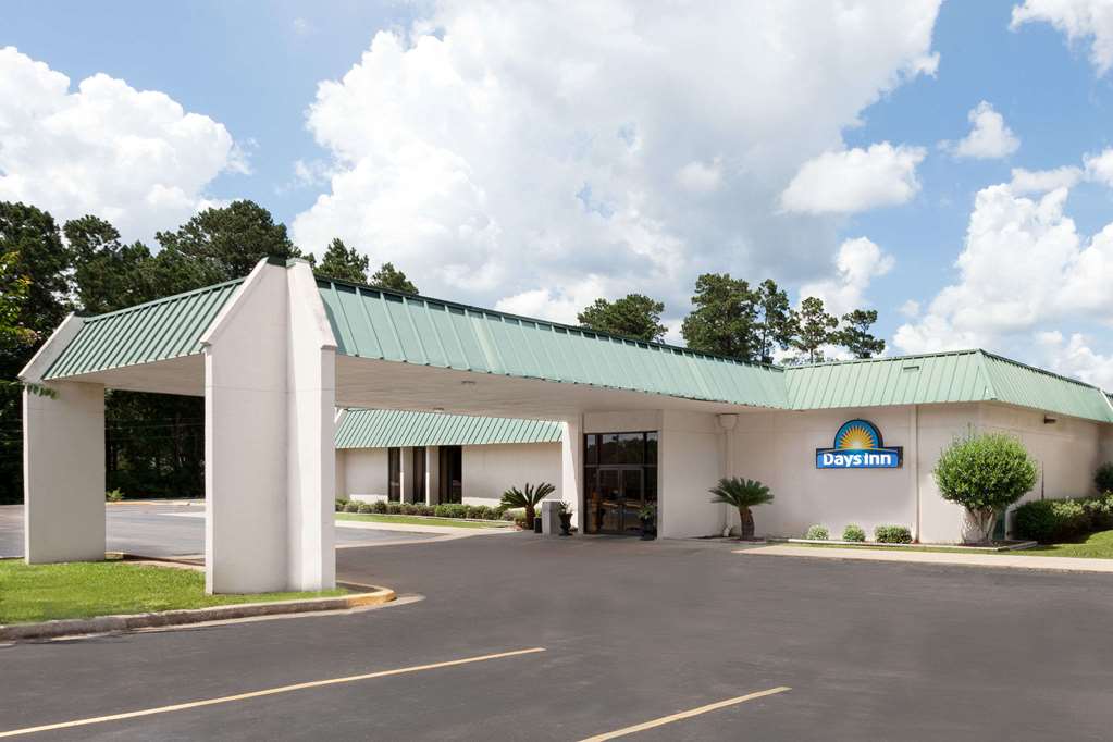 Days Inn by Wyndham McComb MS - photo 3