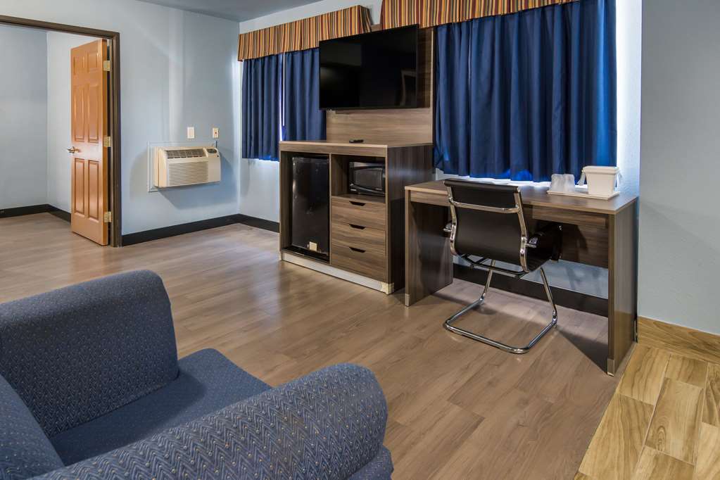 Rodeway Inn Carrollton I 35E - photo 28
