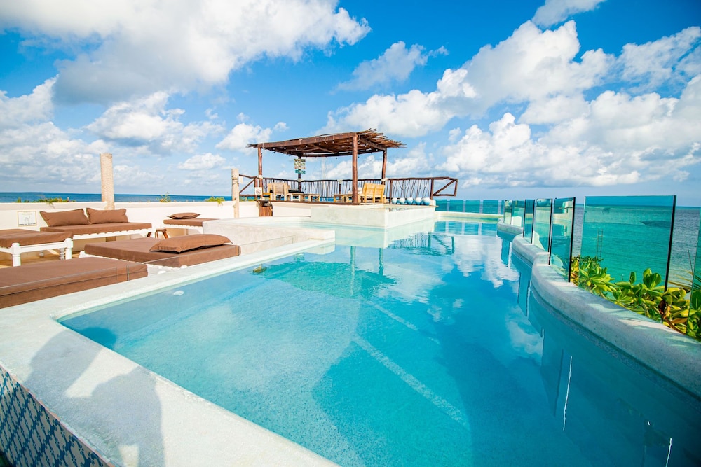 Rooftop pool