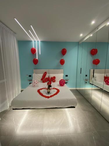 Tiffany SL Holiday House — 4-Star Luxury Hotel in Desenzano Del Garda, Italy