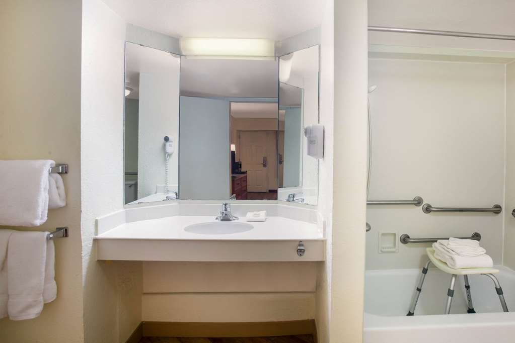 La Quinta Inn by Wyndham Austin Capitol Downtown - photo 21