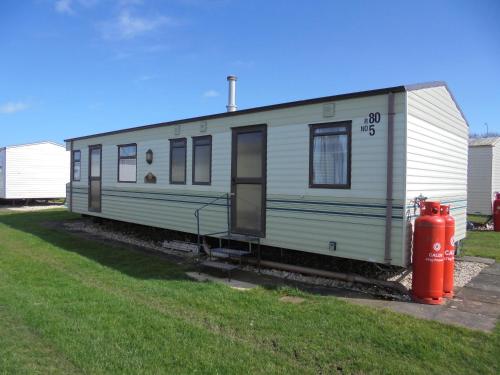 8 Berth panel heated on Coral Beach — 4-Star Luxury Hotel in Ingoldmells, United Kingdom