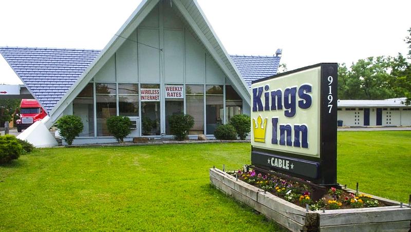 Kings Inn Cleveland pet-friendly hotel Strongsville