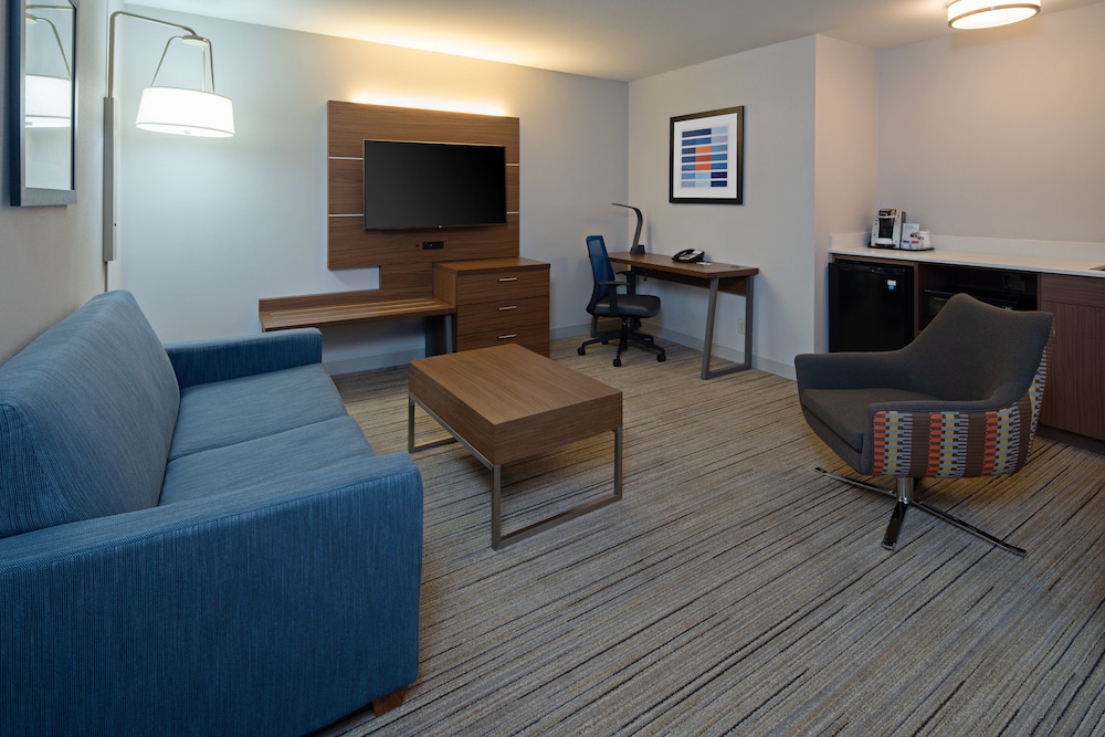 Holiday Inn Express & Suites Seattle Sea Tac Airport - photo 10