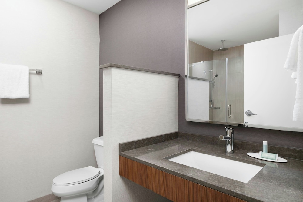 Courtyard by Marriott Charlotte City Center - photo 28