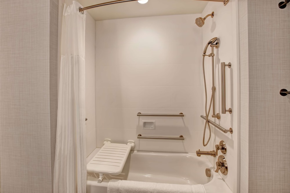 Hilton Garden Inn Summerville - photo 25
